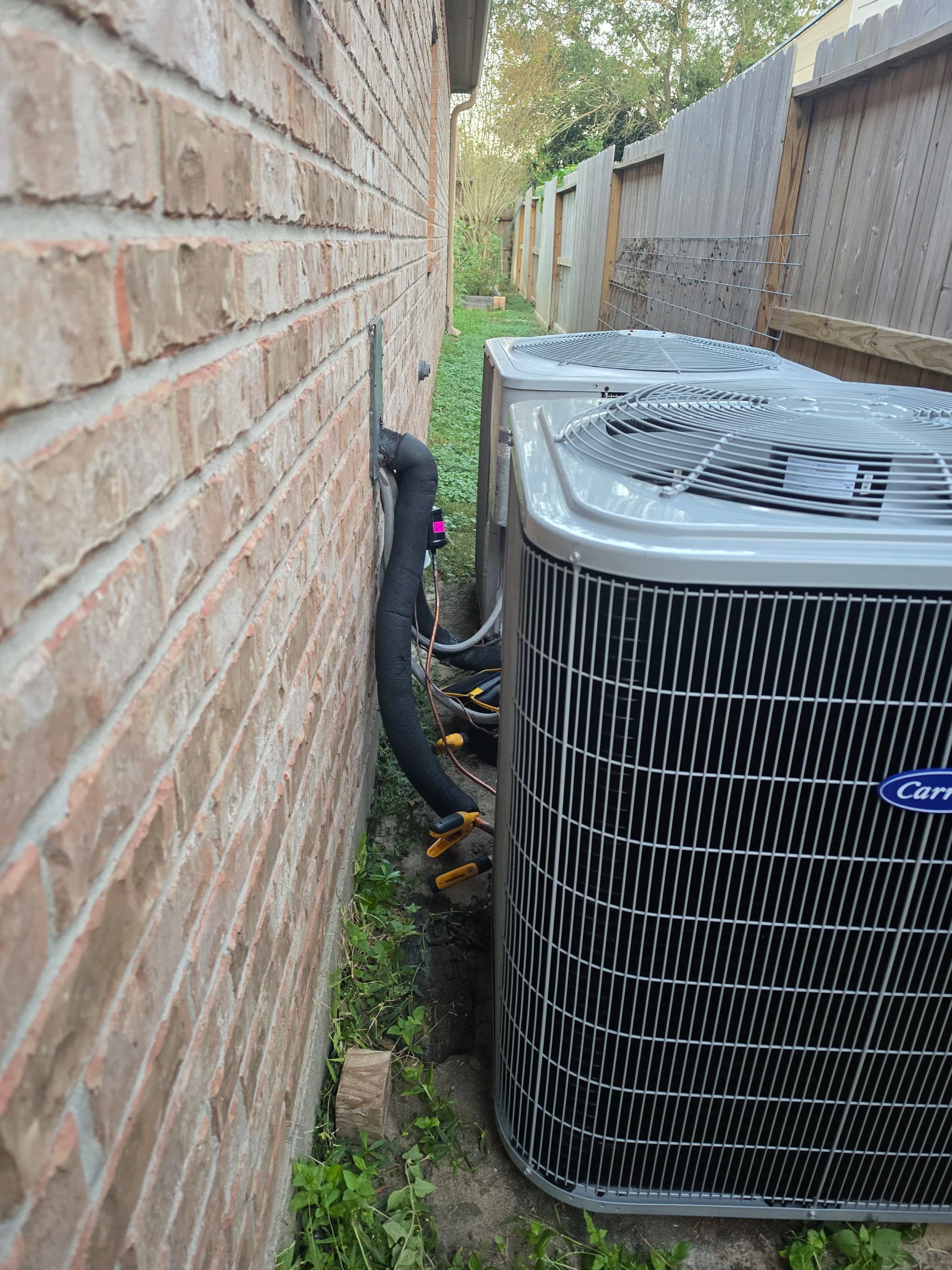 Gallery photos for Old AC System Replaced with a New Carrier 15 SEER Setup: Image #4