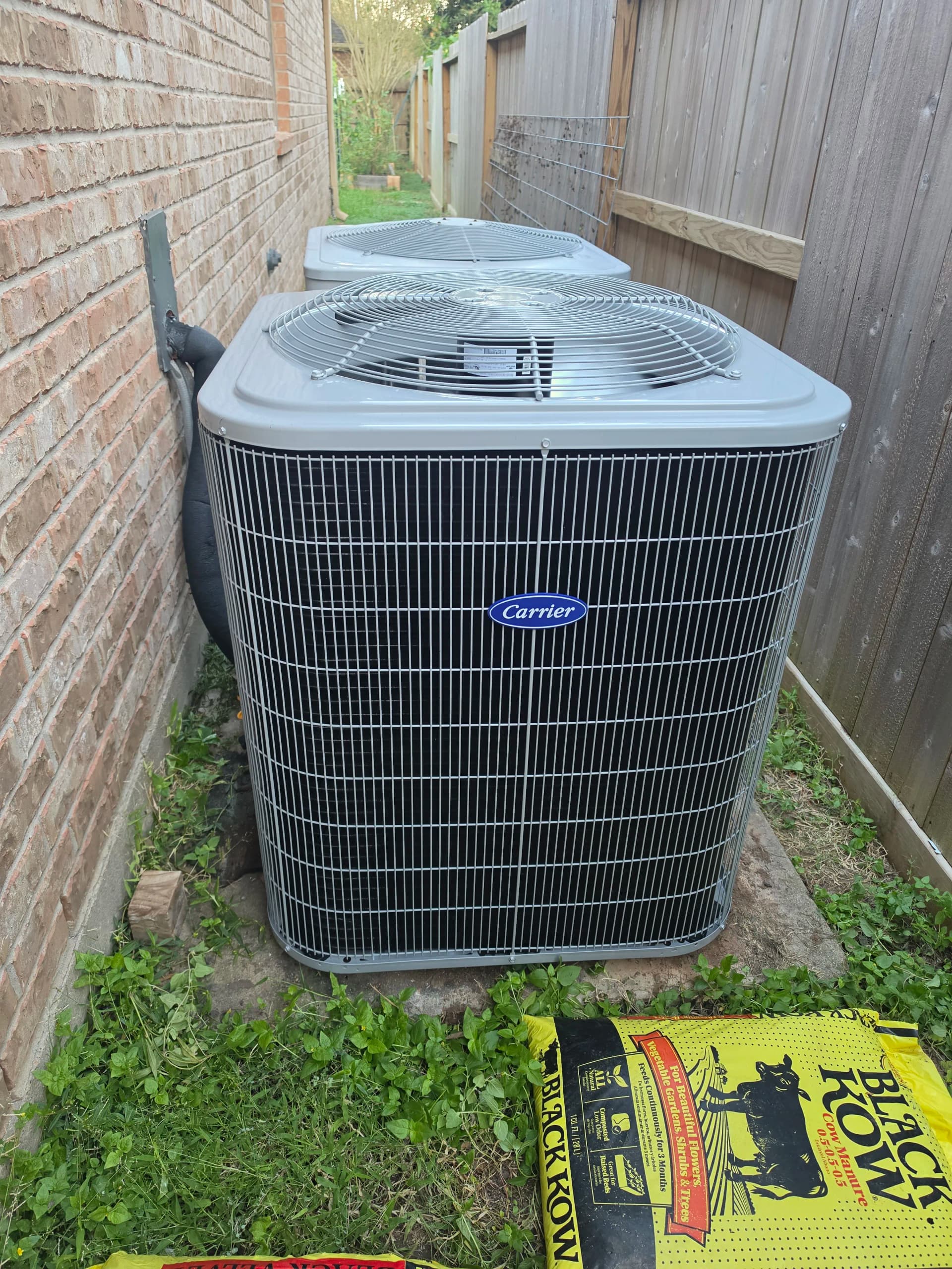 Gallery photos for Old AC System Replaced with a New Carrier 15 SEER Setup: Image #5