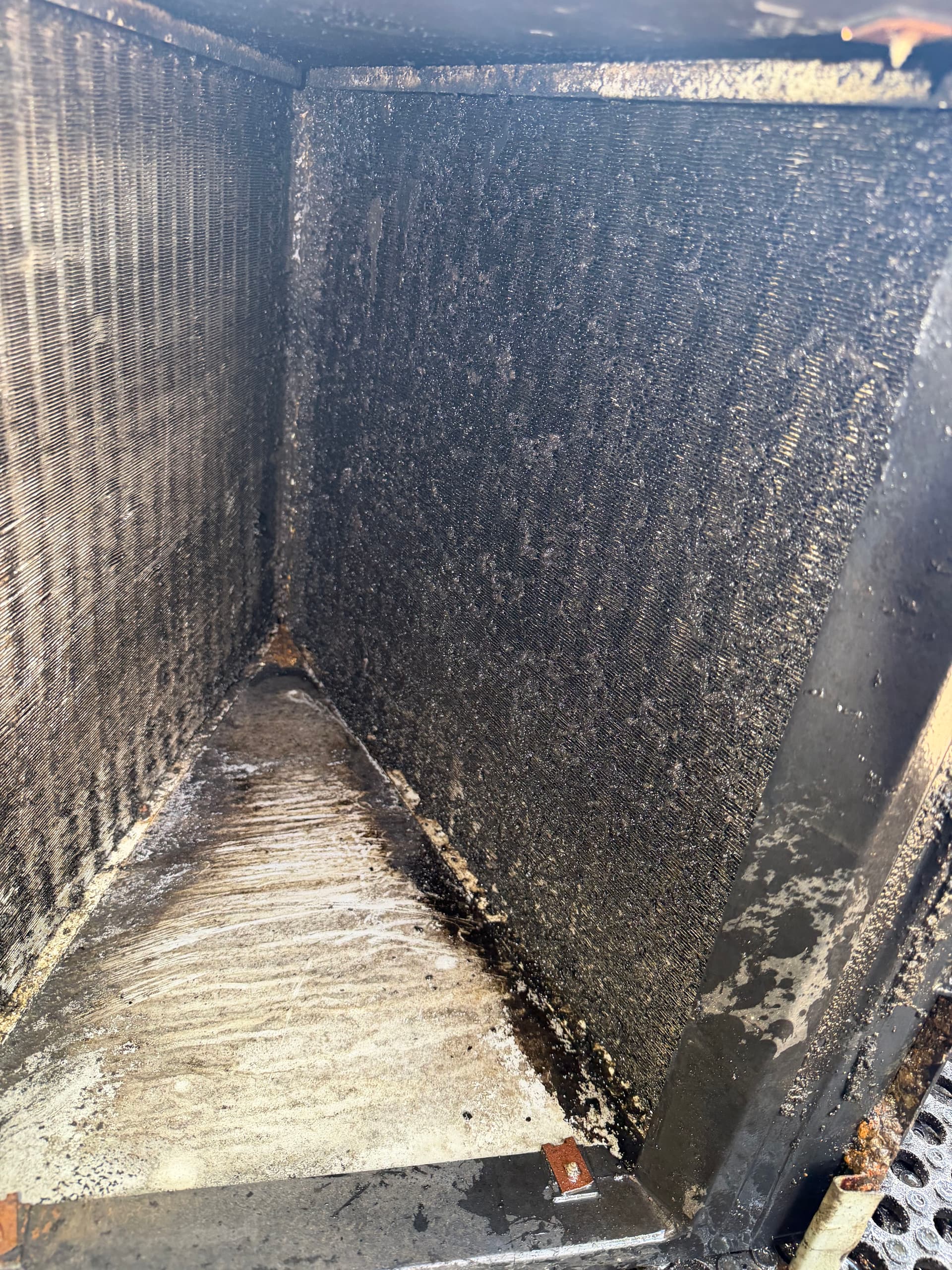 Gallery photos for Dirty AC Coils Are Quietly Killing Your System's Efficiency: Image #1