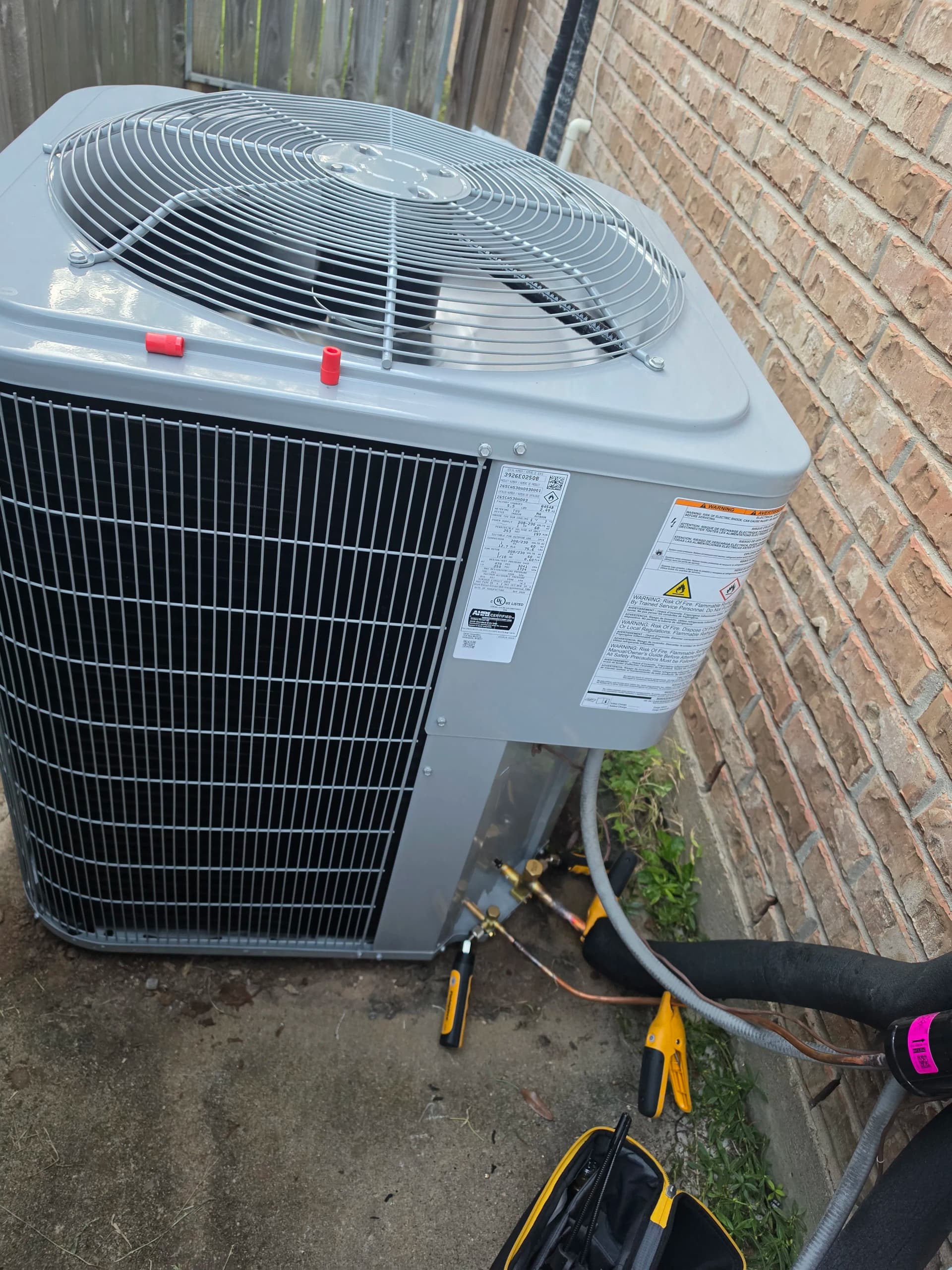 Gallery photos for Old AC System Replaced with a New Carrier 15 SEER Setup: Image #3