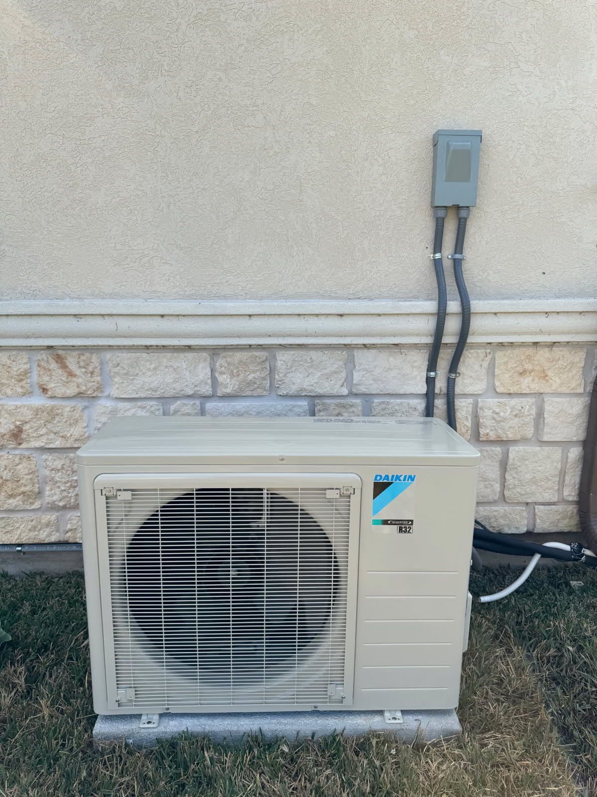 Gallery photos for Mini Split Heat Pump Installation at Missouri City Mansion: Image #2